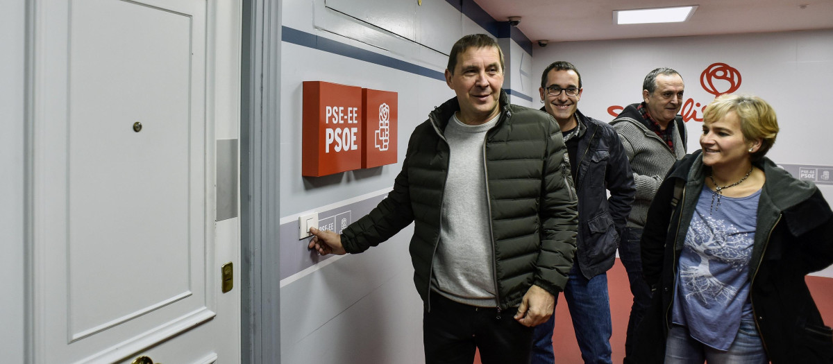 Otegi en dependencias socialistas