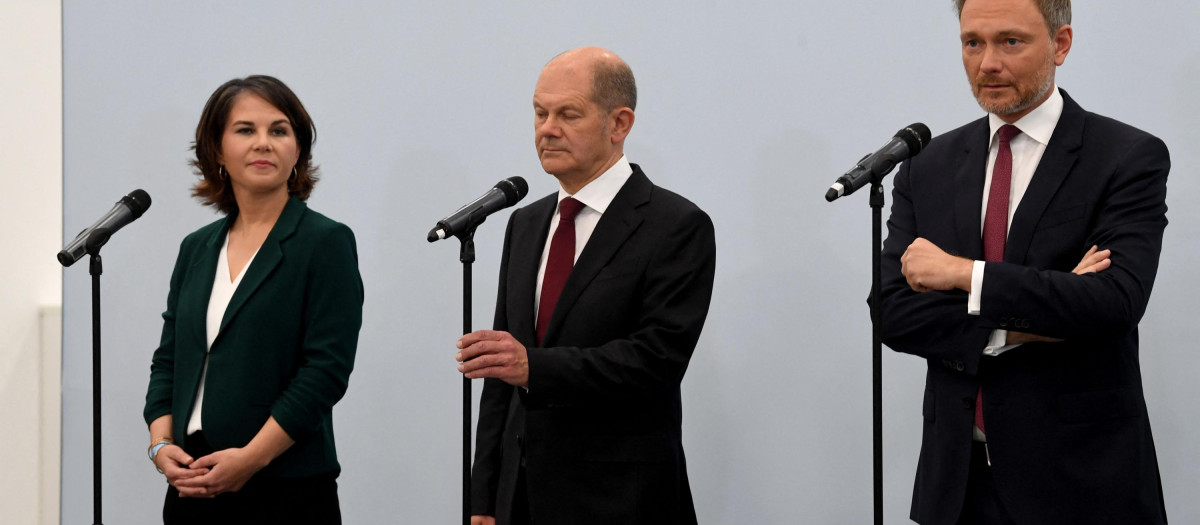 Annalena Baerbock, Olaf Scholz, Christian Lindner; líderes de la probable coalición del gobierno Alemán