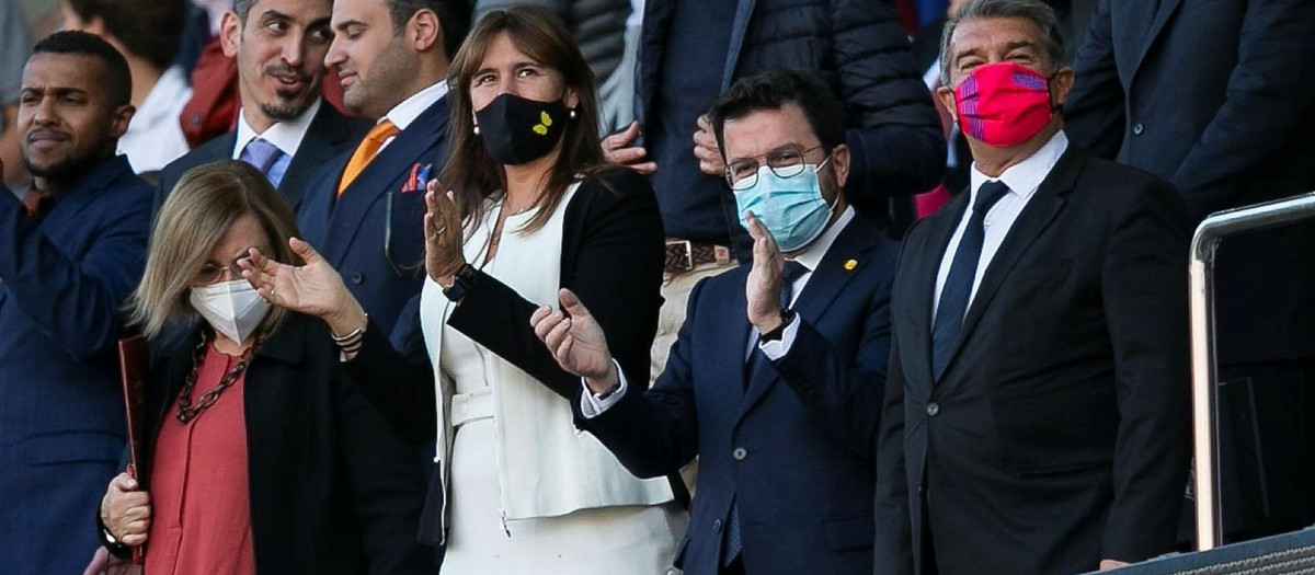 Joan Laporta hace sonar el himno 'Els Segadors' en el Clásico contra el Real Madrid