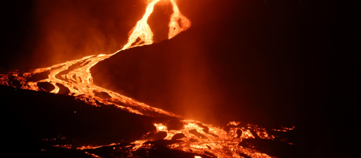 Rio de lava del volcán de Cumbre Vieja sobre Todoque