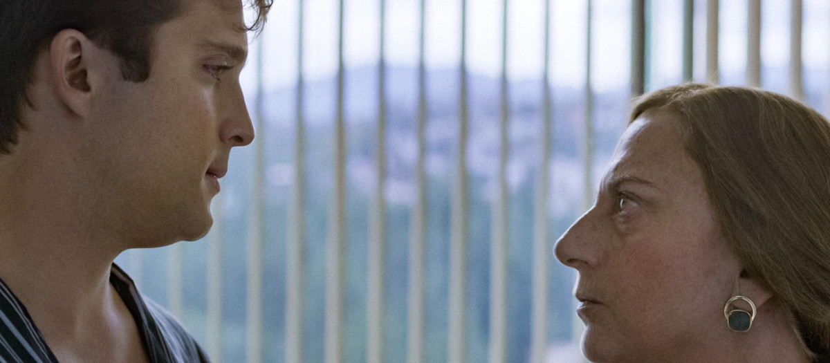 Diego Boneta interpreta a Luis Miguel y Lola Casamayor a su abuela Matilde en Luis Miguel - La serie