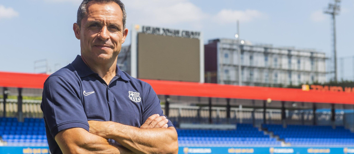 El técnico hasta ahora del filial se hará cargo de la primera plantilla hasta que llegue Xavi  Hernández