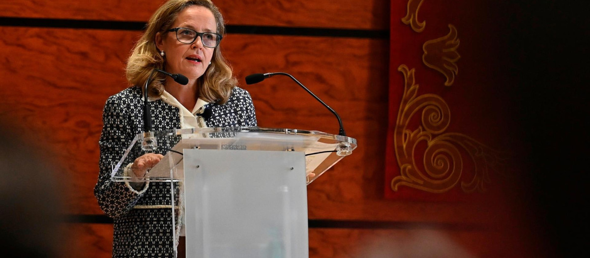 La vicepresidenta de Asuntos Económicos, Nadia Calviño, pronuncia una conferencia