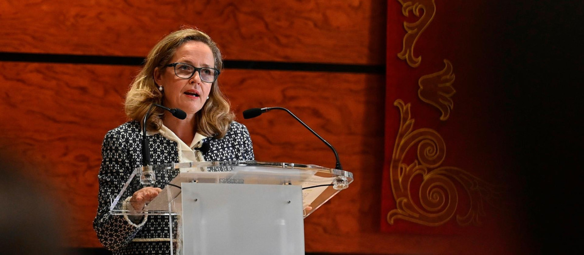 La vicepresidenta de Asuntos Económicos, Nadia Calviño, pronuncia una conferencia