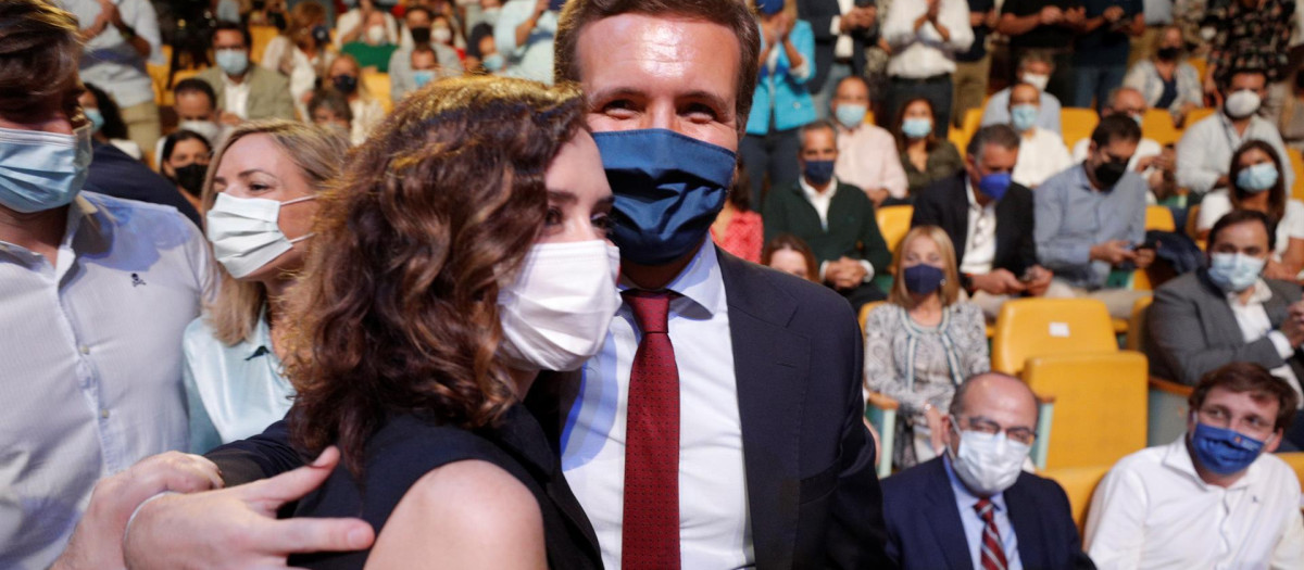 Casado y Ayuso en la Convención de Valencia.