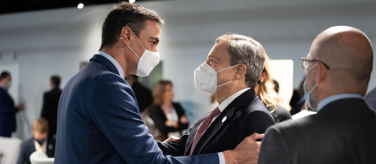 El presidente del Gobierno español, Pedro Sánchez, tiene mucho que aprender de la reacción de Italia de la mano de Mario Draghi