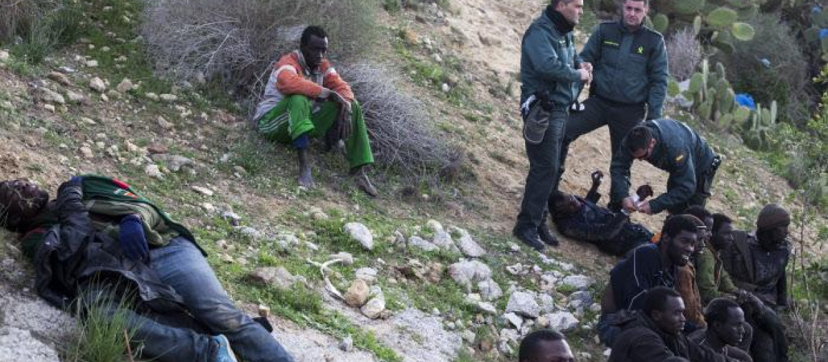 La mayoría de los 34.343 inmigrantes que han entrado a España lo han hecho por vía marítima en 1.905 embarcaciones