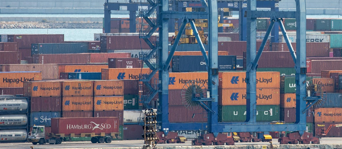 Contenedores en el puerto de Valencia