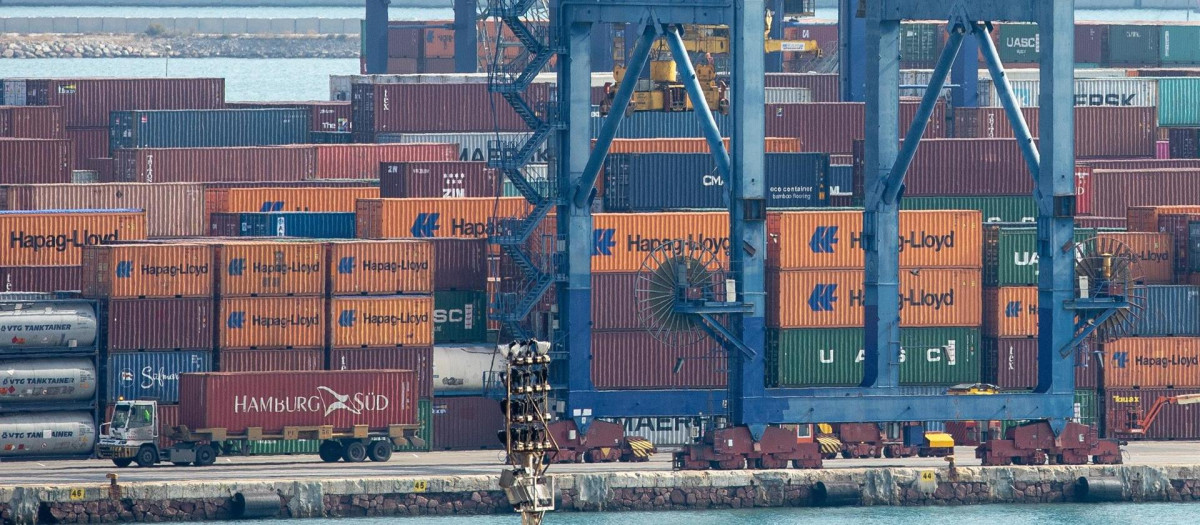 Contenedores en el puerto de Valencia