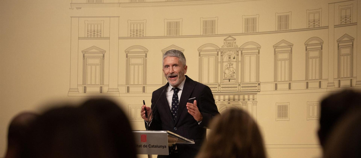 El ministro de Interior, Fernando Grande-Marlaska, en rueda de prensa después de la Junta de Seguridad de Cataluña