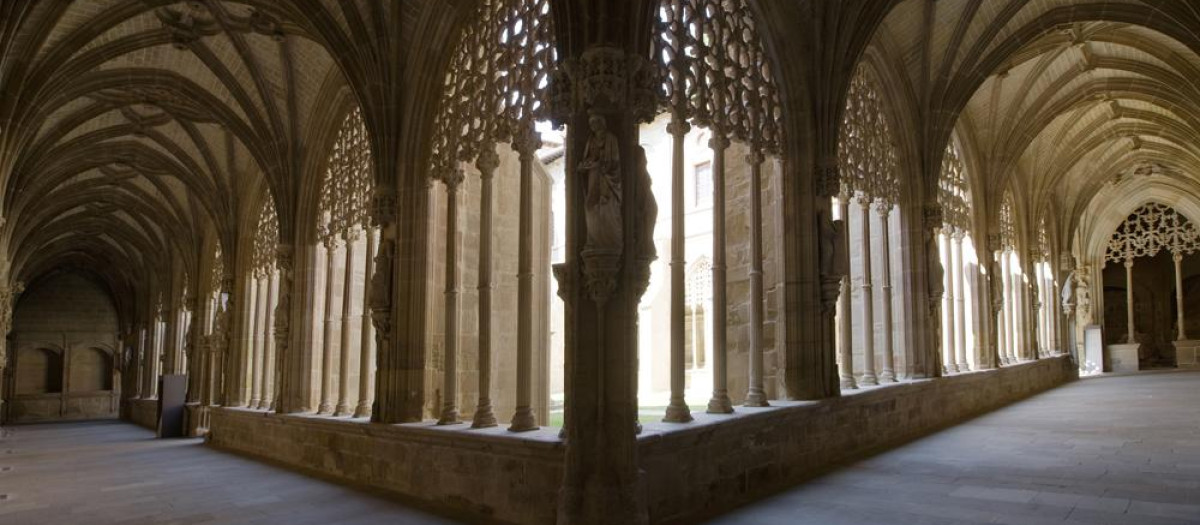 El claustro de los Caballeros, entre los años 1517 y 1528 se construye el claustro