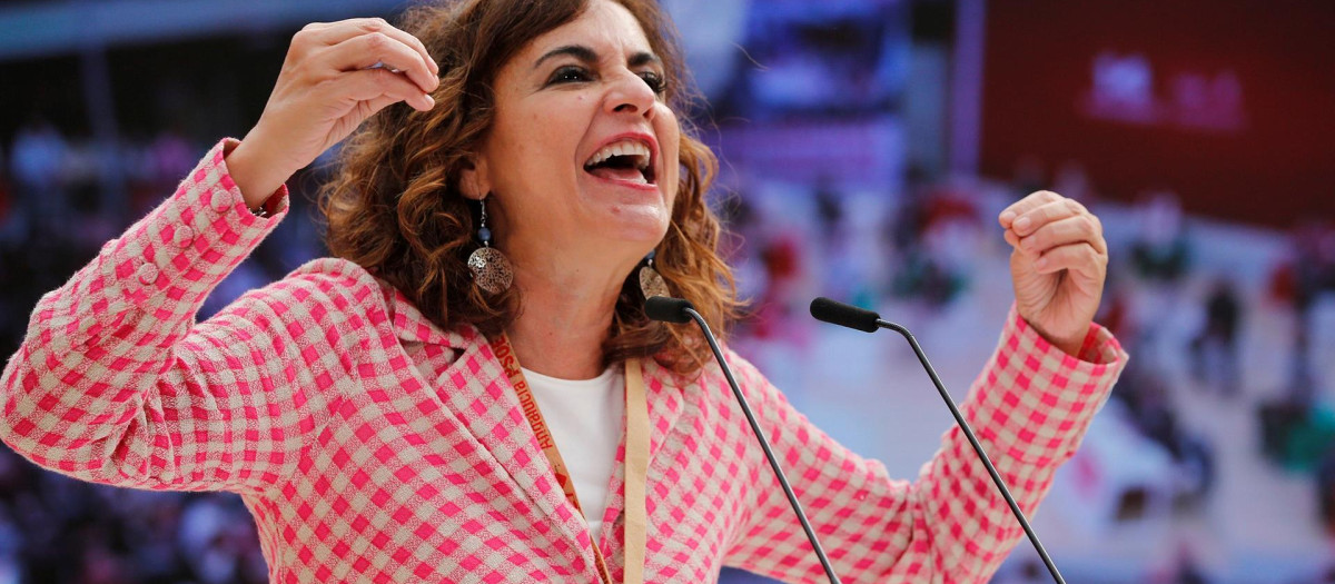 La ministra de Hacienda, María Jesús Montero, interviene en el congreso del PSOE-A