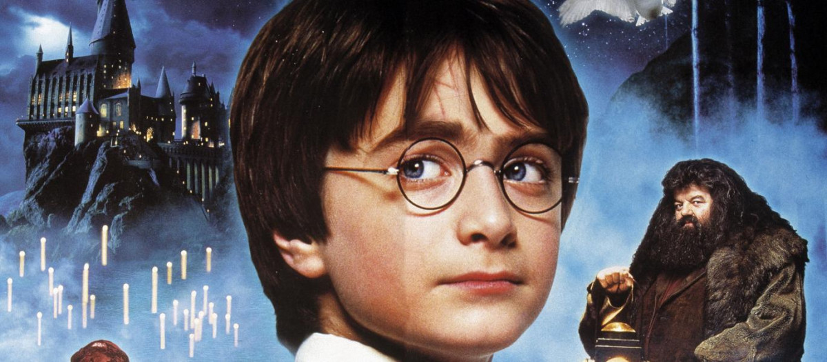 HARRY POTTER Y LA PIEDRA FILOSOFAL
CARTEL