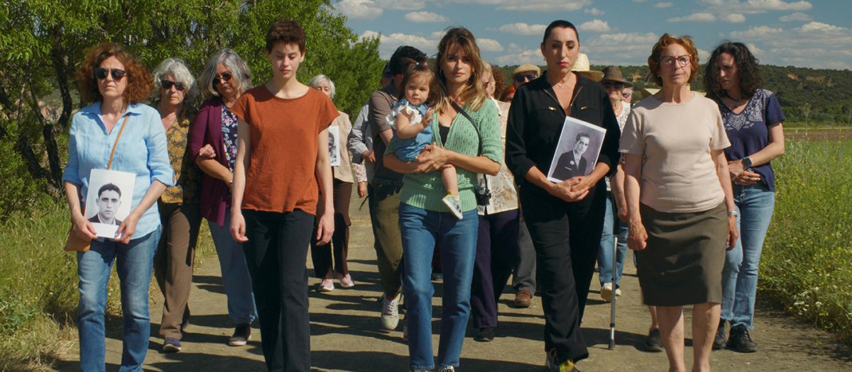 'Madres paralelas' aborda la memoria histórica