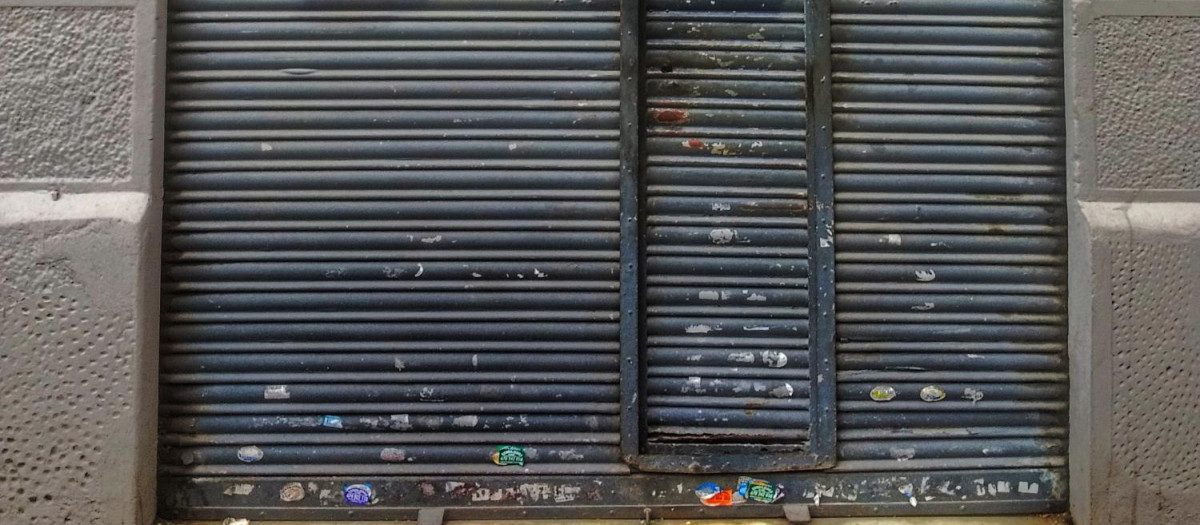 El diario señala que, pese a la baja incidencia actual de la covid, la economía no repunta