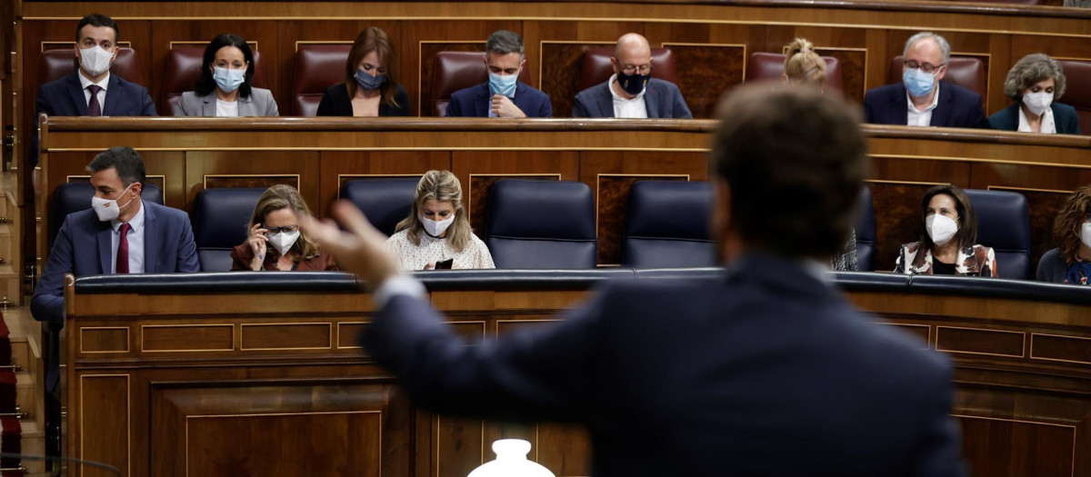 Pedro Sánchez y Pablo Casado, en el Congreso de los Diputados