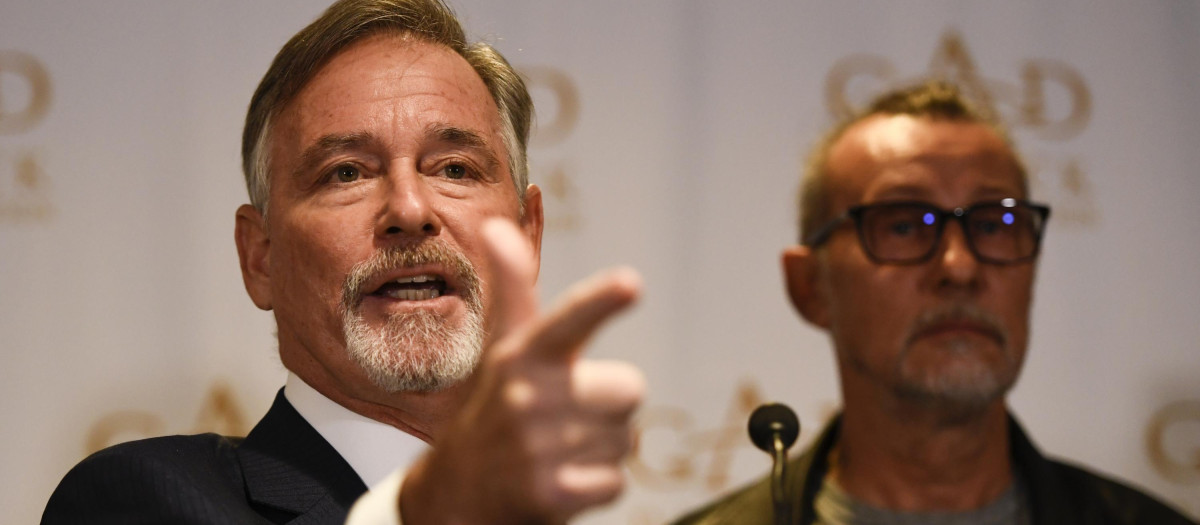 El abogado Gary Dordick anunció en rueda de prensa la demanda contra Alec Baldwin