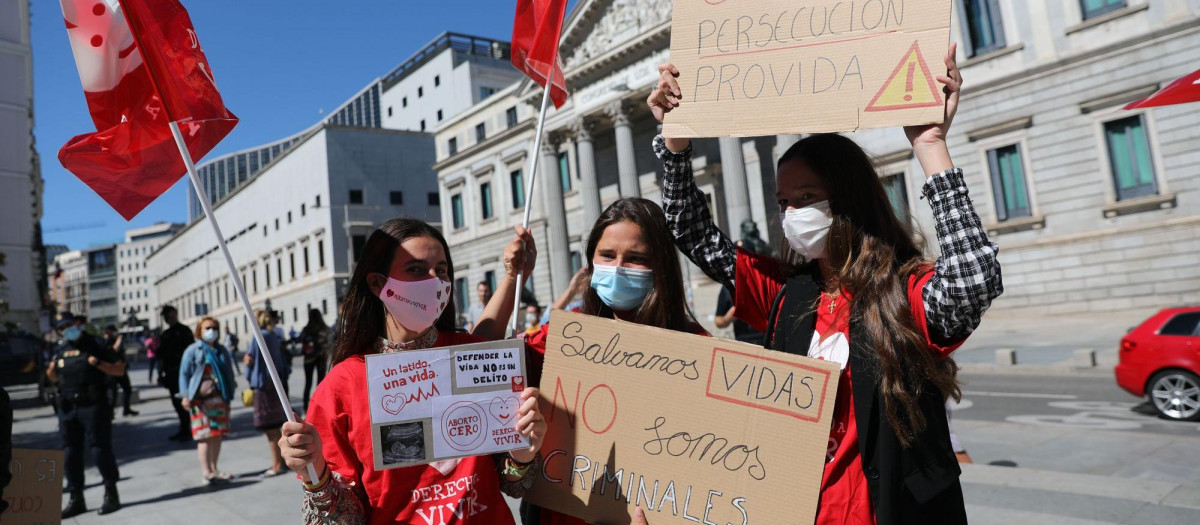 Varias activistas provida en septiembre en el Congreso