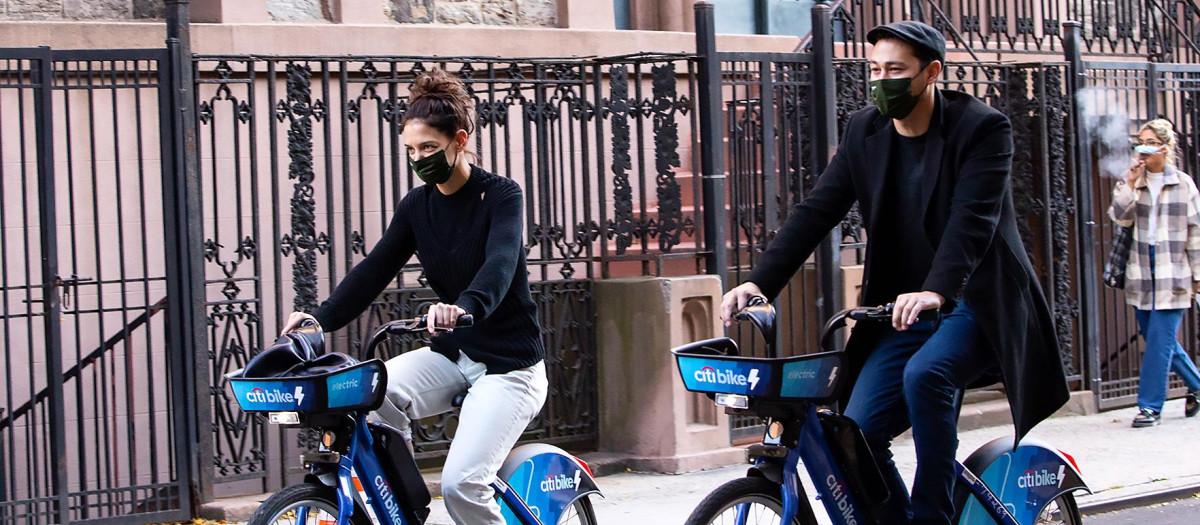 Katie Holmes and chef Emilio Vitolo Jr Ride Citibikes in NYC
Soho, NY