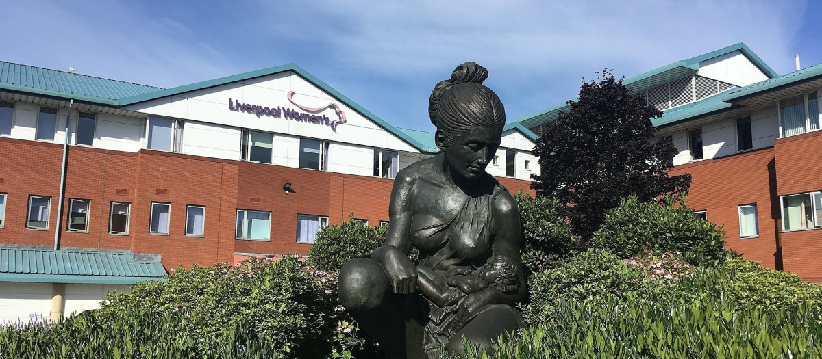 Fachada del Women's Hospital de Liverpool