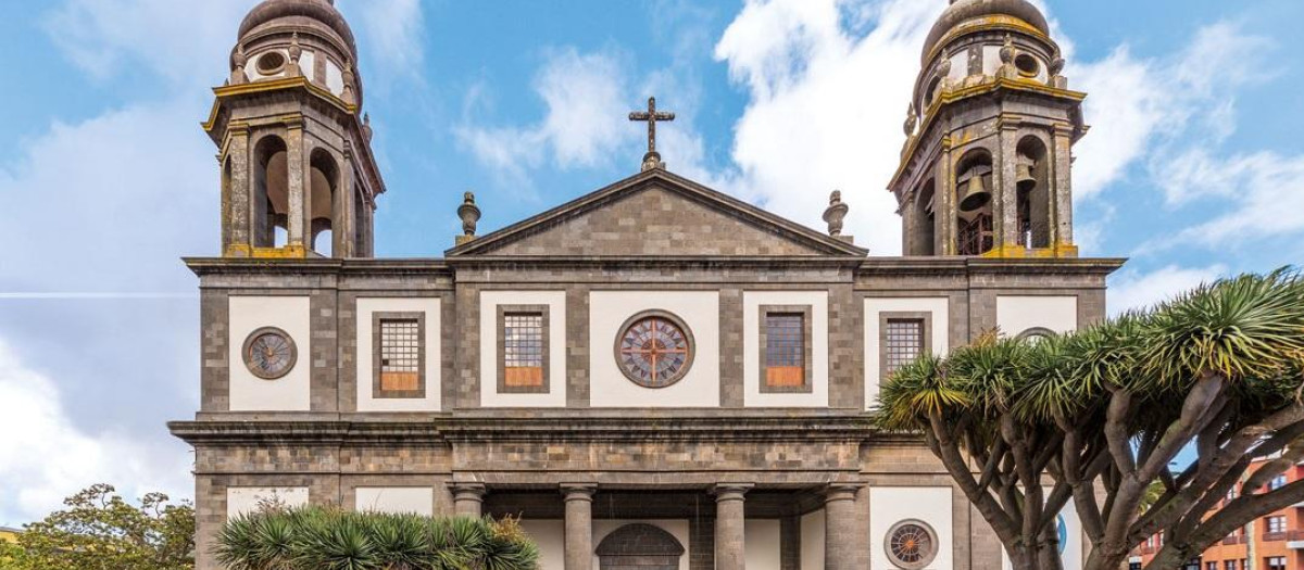 Imagen de la fachada la catedral de San Cristóbal de la Laguna