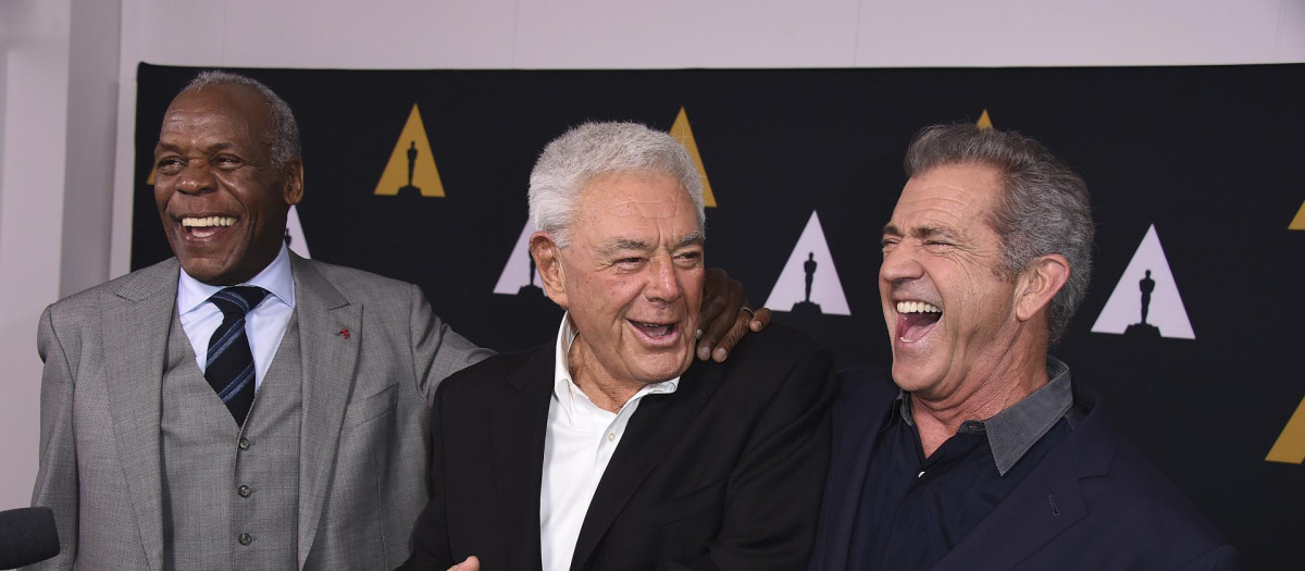 Danny Glover, Richard Donner y Mel Gibson en una imagen de 2017