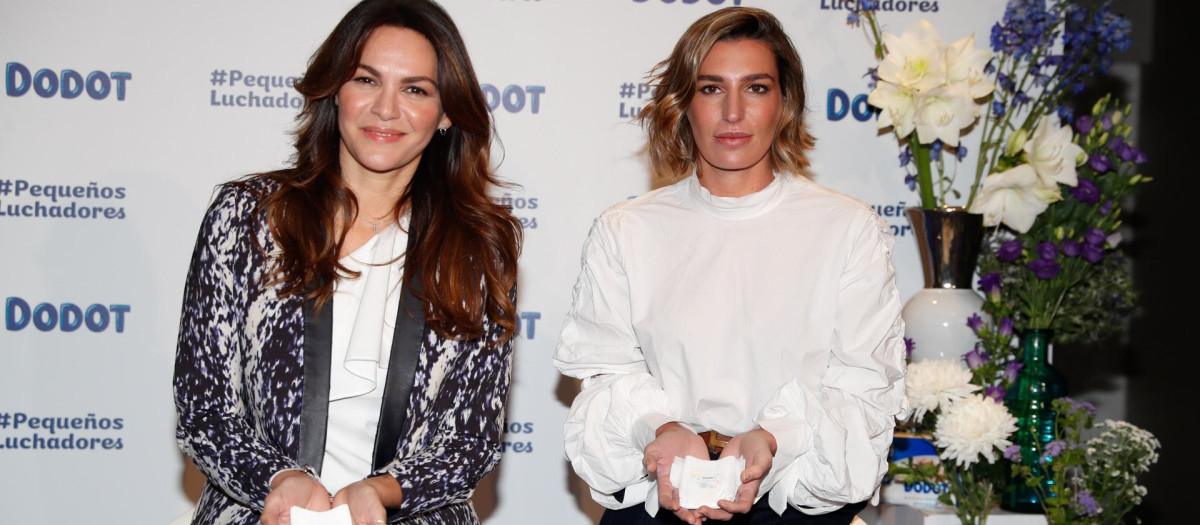 Fabiola Martínez y Eugenia Osborne en la presentación de una campaña solidaria
