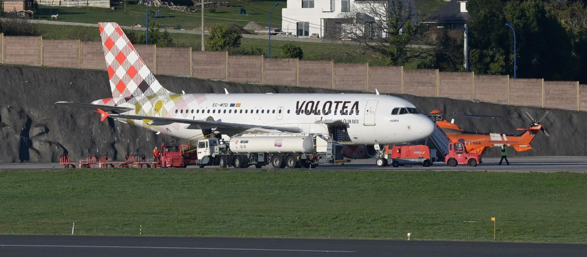 Avión de Volotea que ha realizado un aterrizaje forzoso por aviso de bomba