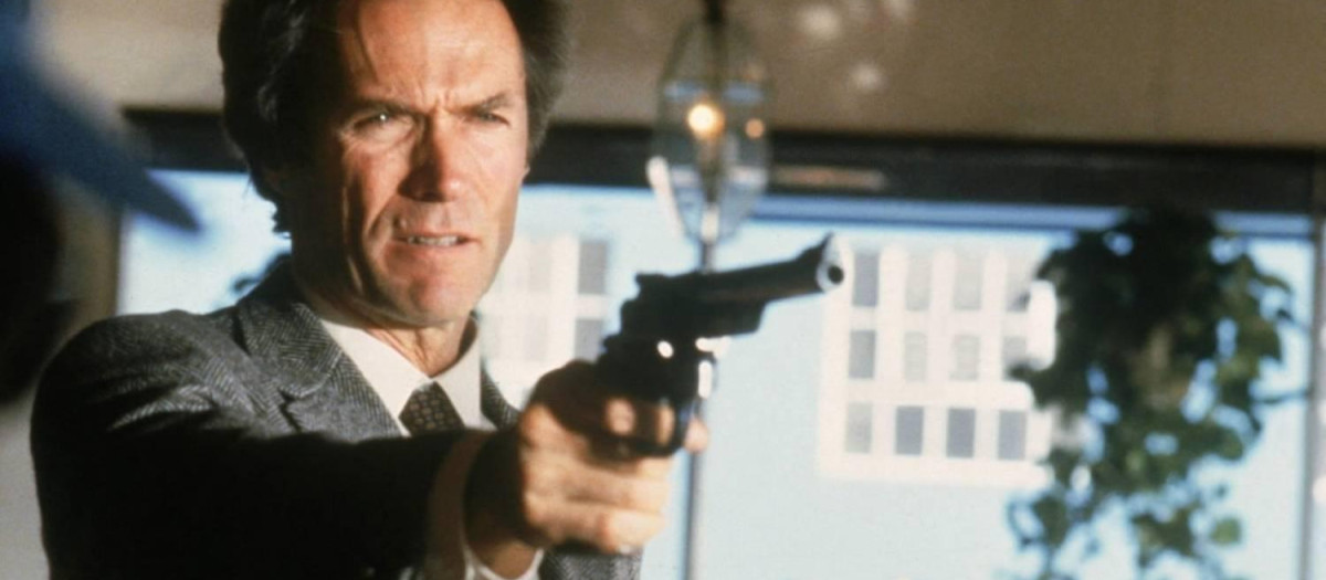 Clint Eastwood, como Harry Callahan en la película 'Impacto súbito'