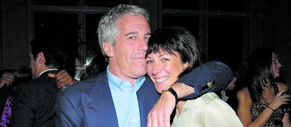 Jeffrey Epstein junto a su pareja y socia Ghislaine Maxwell