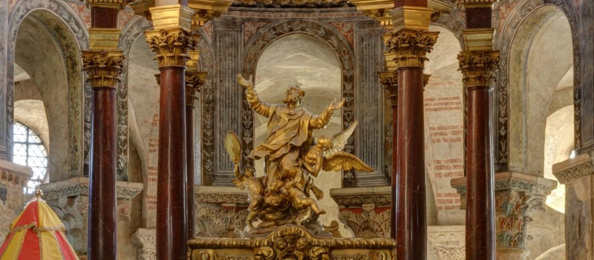 Tumba de San Saturnino de Tolosa en la en basílica de San Sernín