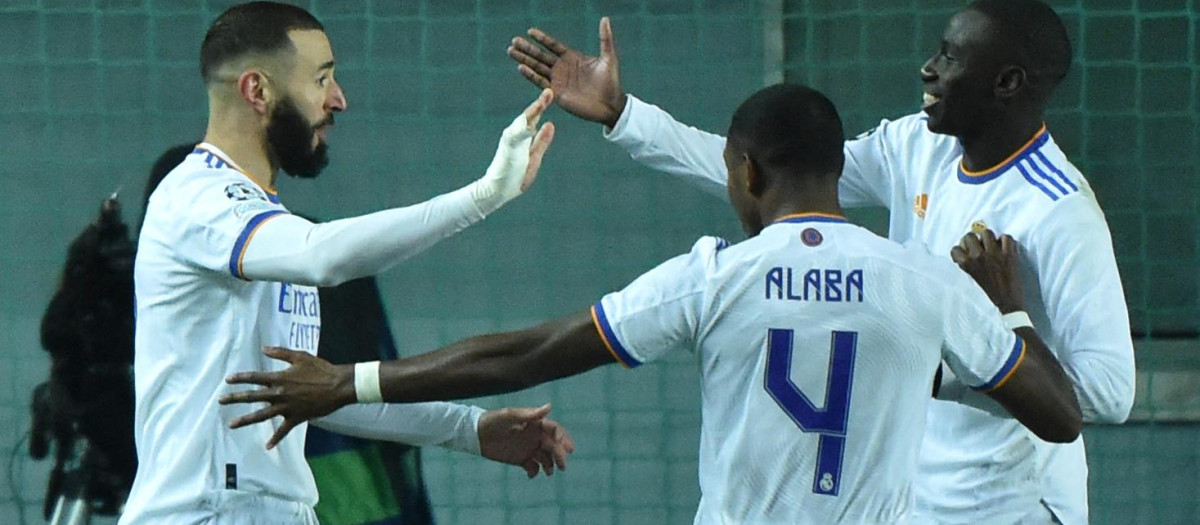 Benzema celebra su gol con Alaba y Mendy