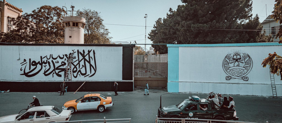 Exteriores de la embajada de los Estados Unidos en Kabul (6 de septiembre 2021)