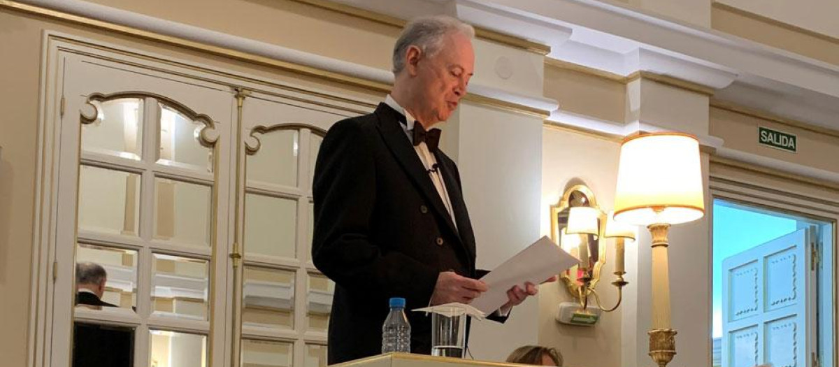 Enrique Moradiellos leyendo su discurso de entrada Quo Vadis, Hispania? Winston Churchill y la guerra civil española (1936-1939)