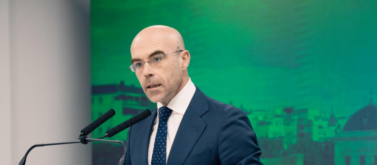 Jorge Buxadé, durante la rueda de prensa de este lunes en la sede de Vox en Madrid.