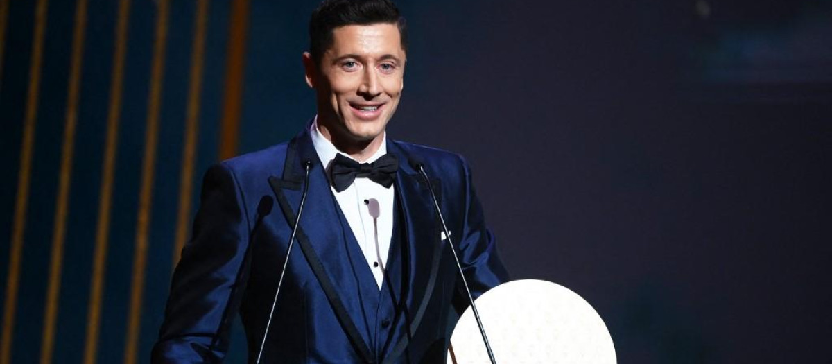 El delantero goleador del Bayern, Robert Lewandowski, se ha llevado el nuevo galardón de France Football de máximo artillero de 2021