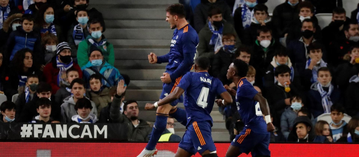 Jovic celebra su gol