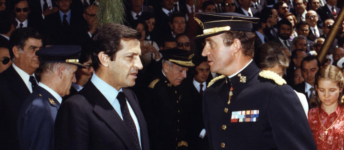 Saludo de S.M el Rey Don
Juan Carlos I, al Presidente
del Gobierno, D. Adolfo Suárez
González al finalizar el desfile
militar, 9 de mayo de 1978