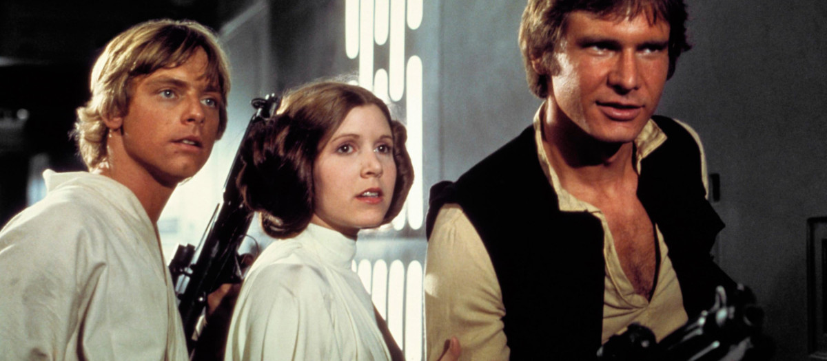 La guerra de las galaxias- Episodio IV: una nueva esperanza (1977): 3.071 millones
La primera película de la saga Star Wars fue un fenómeno mundial que recaudó 775 millones de dólares… de 1977 (año de su estreno) y 1978. Esa cantidad equivaldría ahora a más de 3.000 millones de dólares que dan el cuarto puesto del ránking a La guerra de las galaxias. Episodio IV: una nueva esperanza.