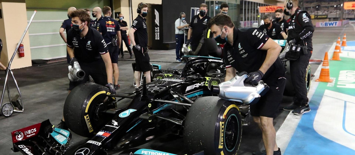 El piloto inglés ha rodado bien en la renovada pista de Yas Marina siendo el primero de la jornada del viernes