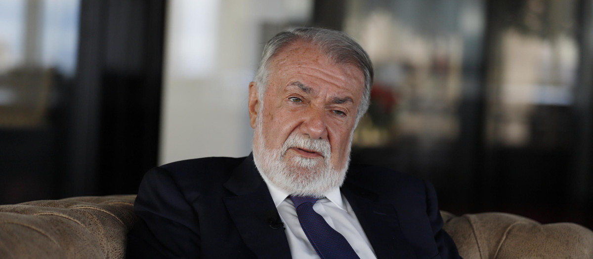 Jaime Mayor Oreja en la sede de El Debate