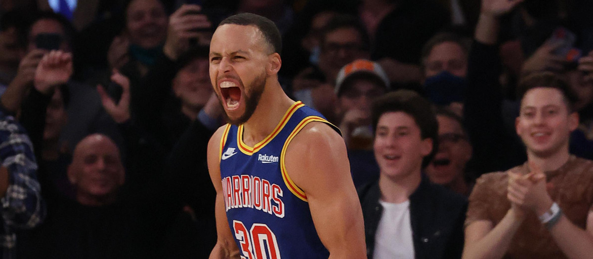 El base de los Warriors supera el récord de Allen con 511 partidos menos
