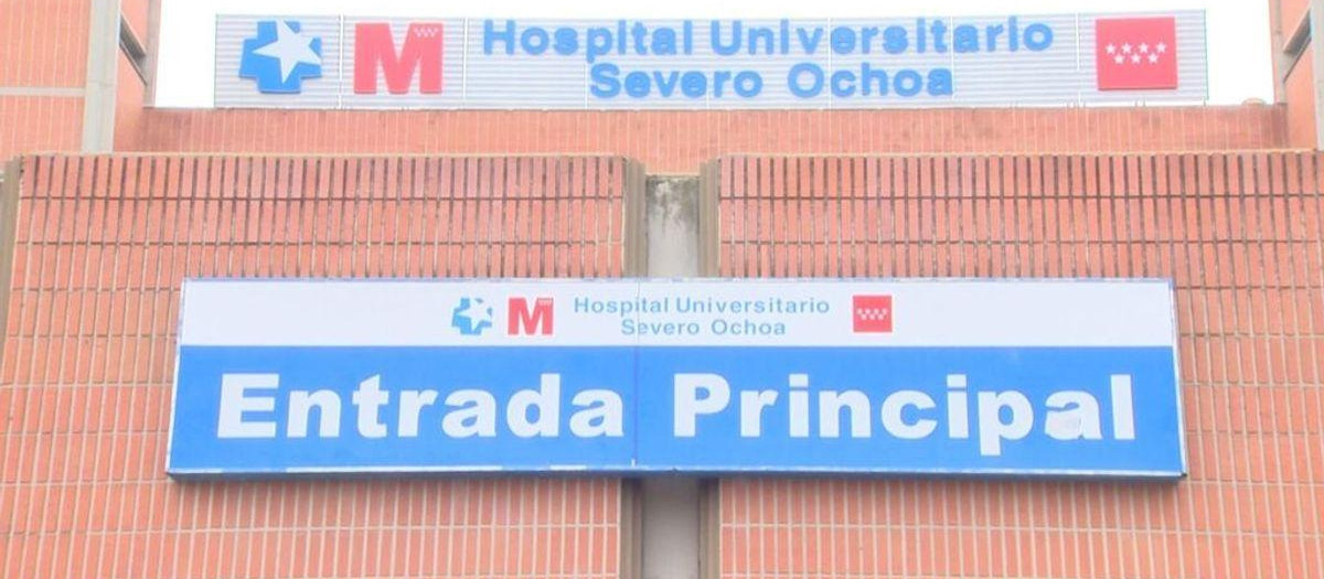 Entrada principal del Hospital Severo Ochoa