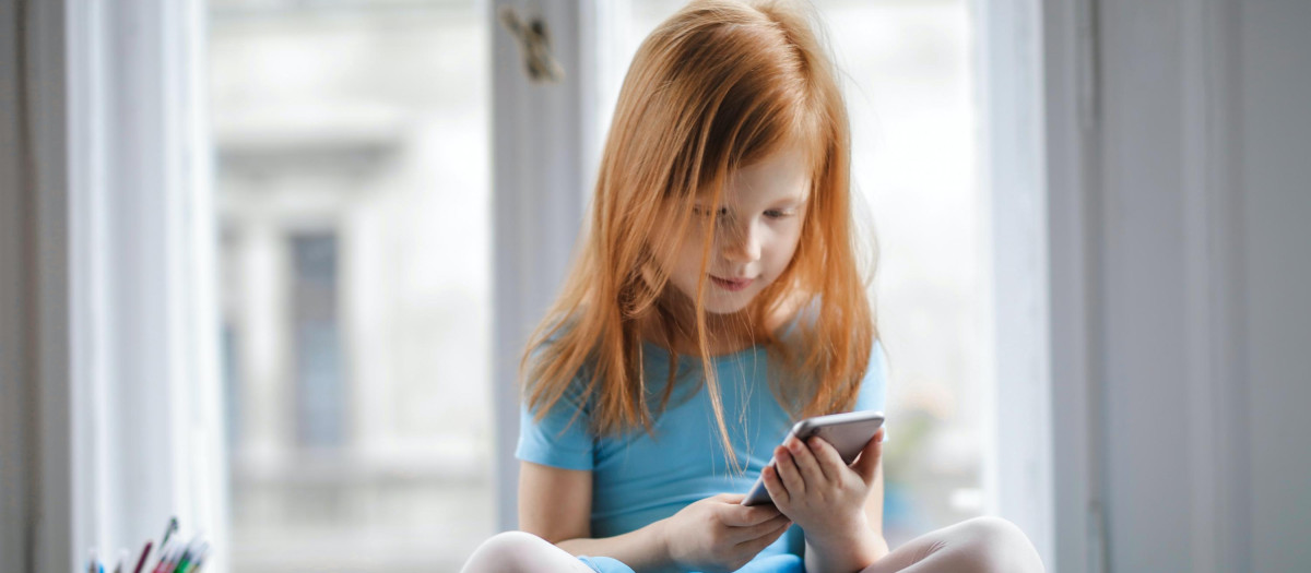 Se calcula que un 97 % de los adolescentes en España tiene un móvil