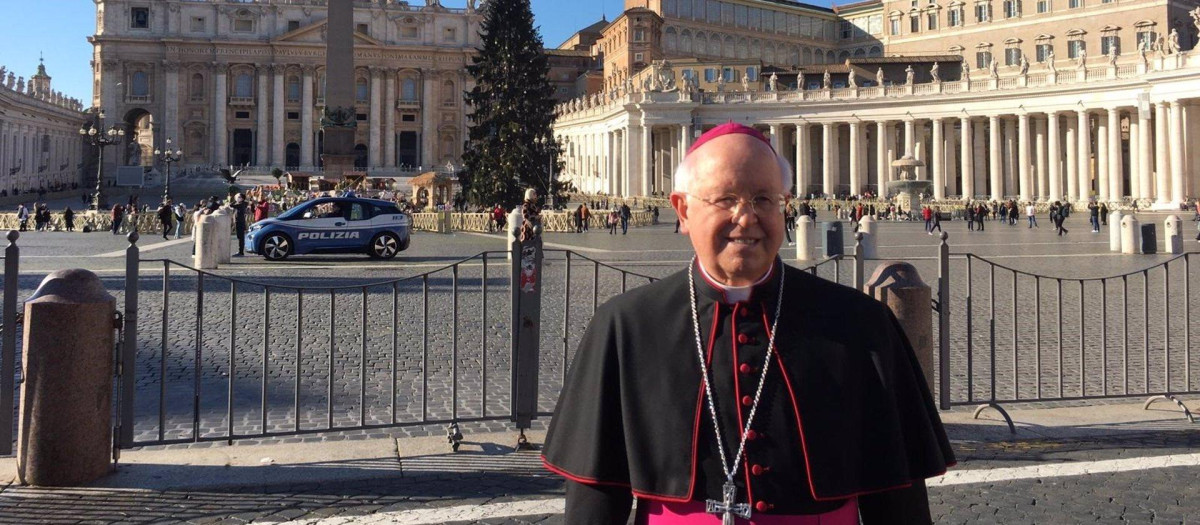 El arzobispo de Santiago, Julián Barrio, en el Vaticano