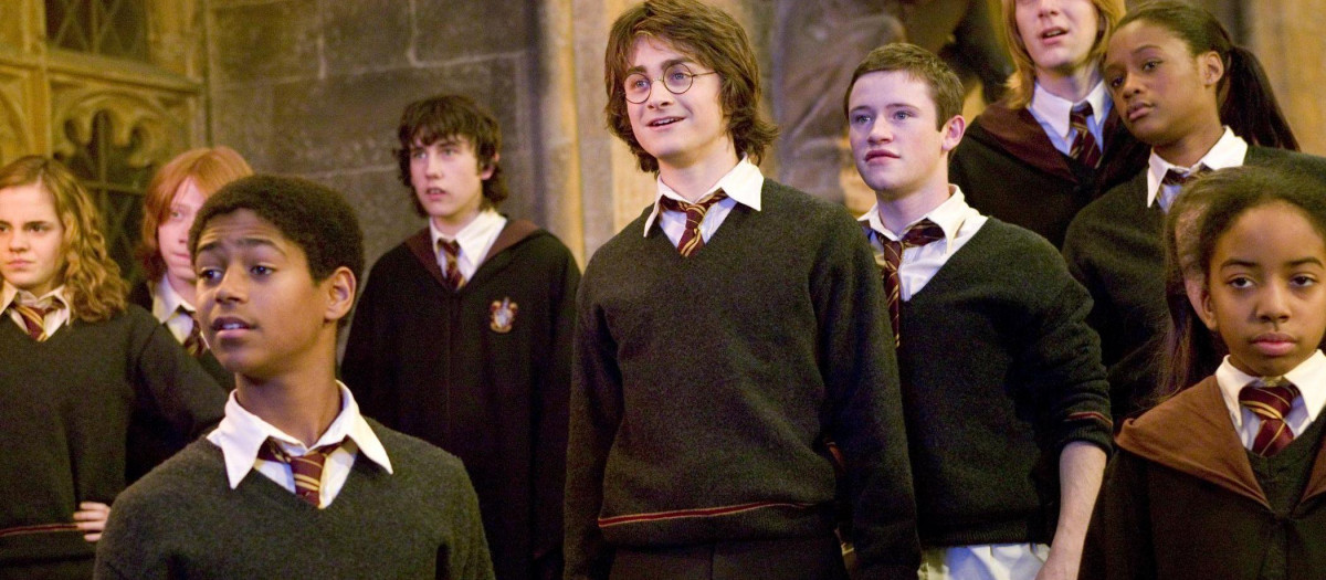 Harry Potter y el cáliz de fuego (sábado 18, a las 15:45, en La Sexta)
Se acerca la Navidad, la época por excelencia para lanzarse a ver las películas de Harry Potter. Y más ahora que se acaban de cumplir 20 años del estreno en los cines de Harry Potter y la piedra filosofal. Si alguien no quiere empezar desde el principio, puede subirse directamente a la cuarta entrega de la saga, Harry Potter y el cáliz de fuego, este sábado en la sobremesa de La Sexta.