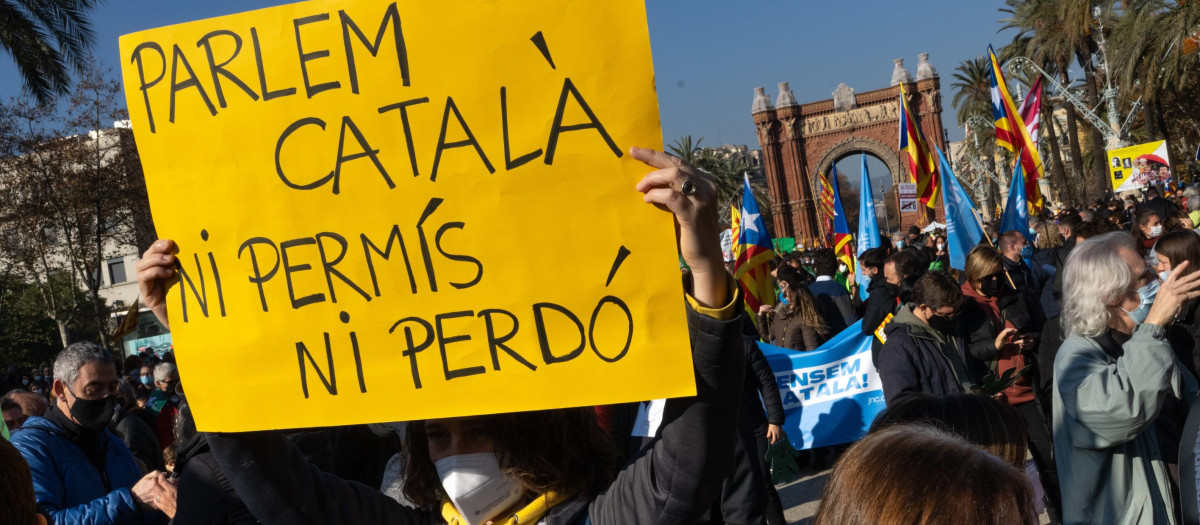 Marcha por el catalán