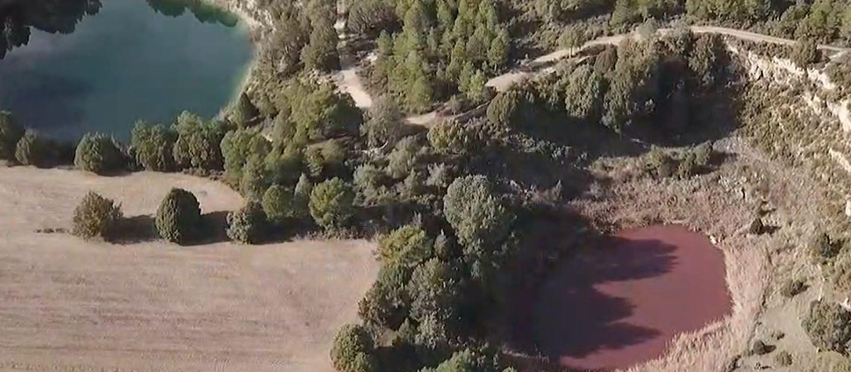 Laguna rosa en Cuenca