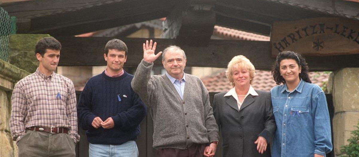 José María Aldaya, en 1996, tras ser liberado por ETA después de permanecer 341 días secuestrado
