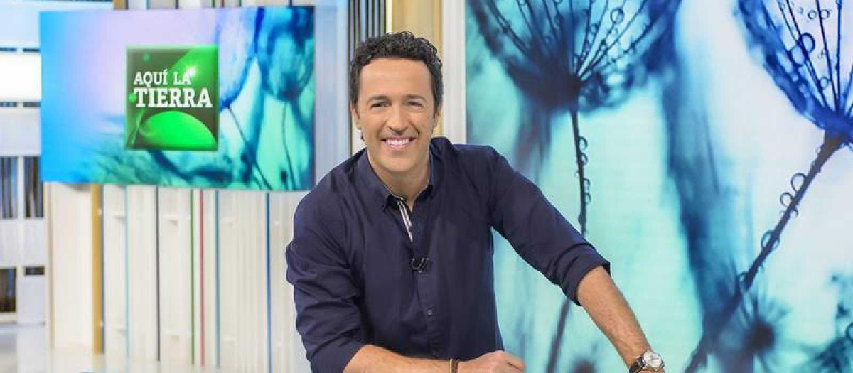 Jacob Petrus presenta cada tarde en La 1 el programa Aquí la Tierra